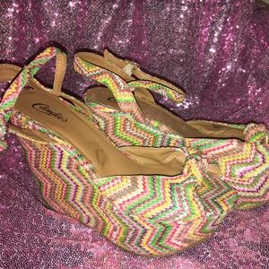Multicolor wedges